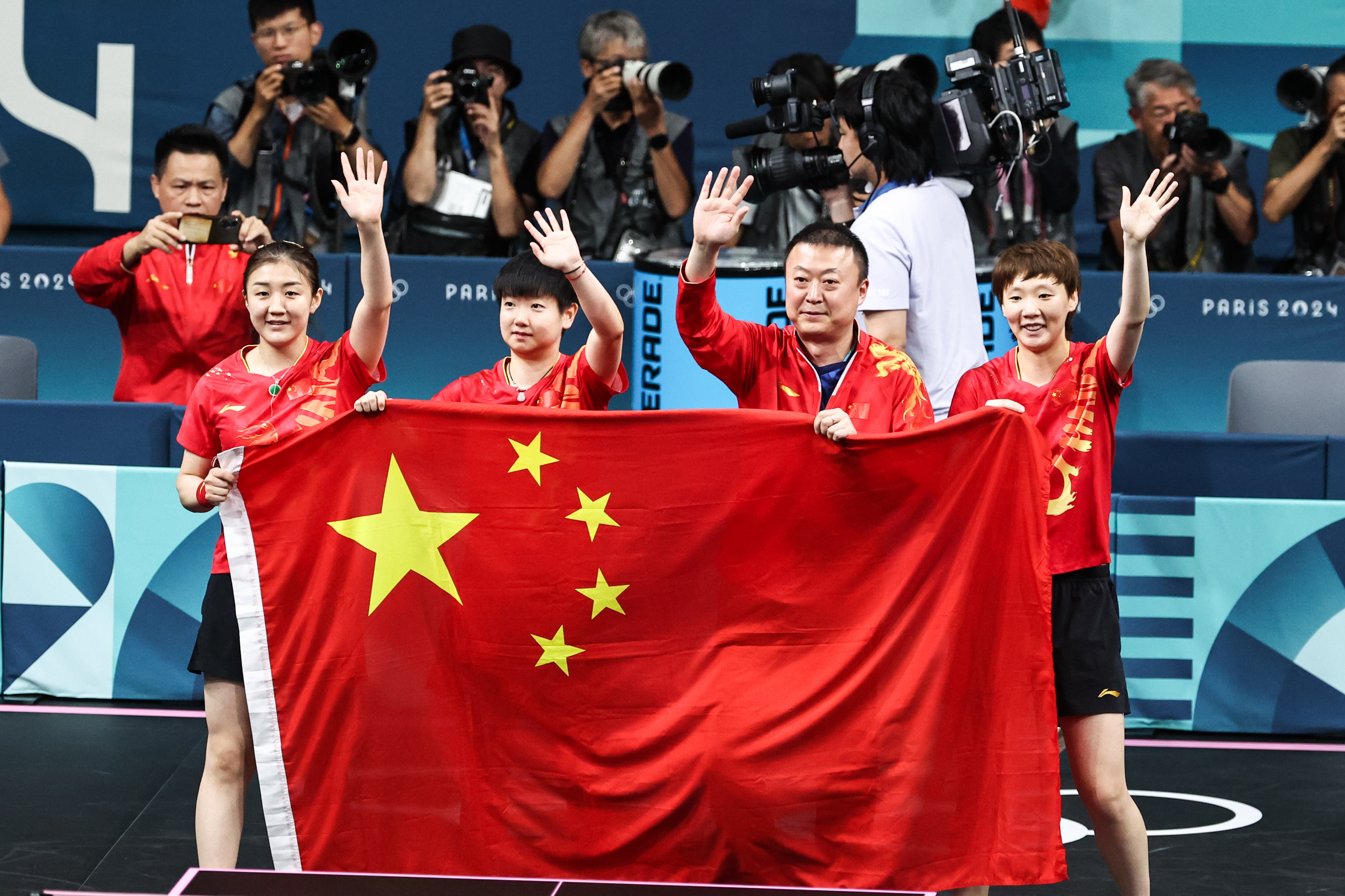 陈梦表哥黄晓明祝贺中国女乒:中国队特别棒!姑娘们特别棒!