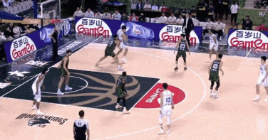🔥强硬!杨瀚森内线背打刘东 对抗后命中勾手2+1